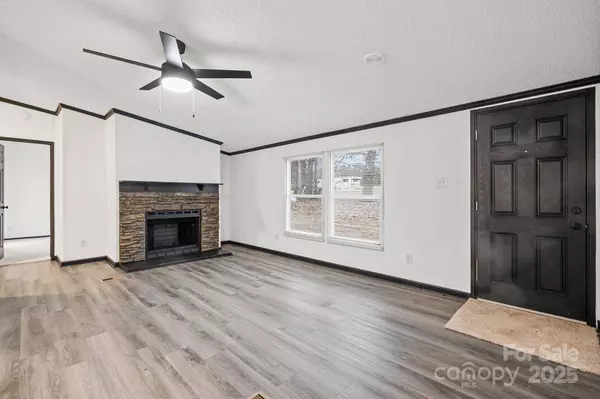 2464 Puetts Chapel RD, Bessemer City, NC 28016