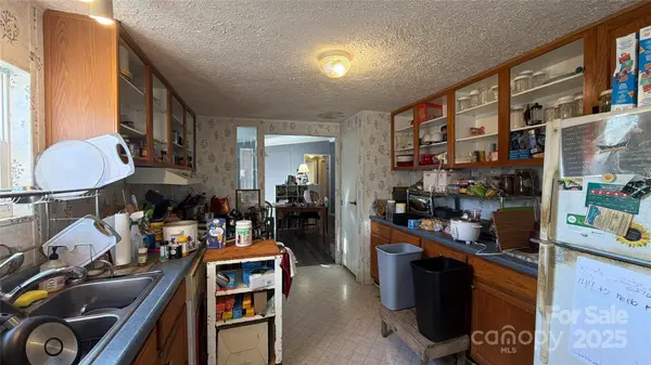 2913 Crystal DR, Midland, NC 28107