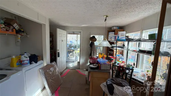 2913 Crystal DR, Midland, NC 28107