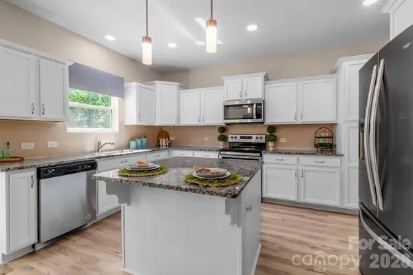 161 Old Harbor DR, Mount Gilead, NC 27306