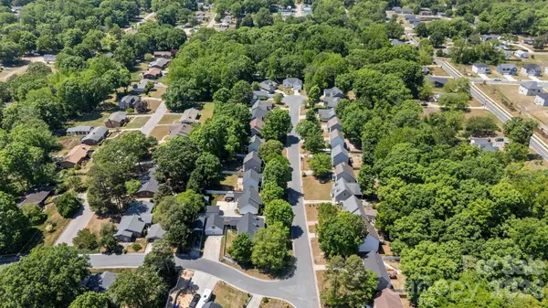 2170 Charles Towne CT, Kannapolis, NC 28083