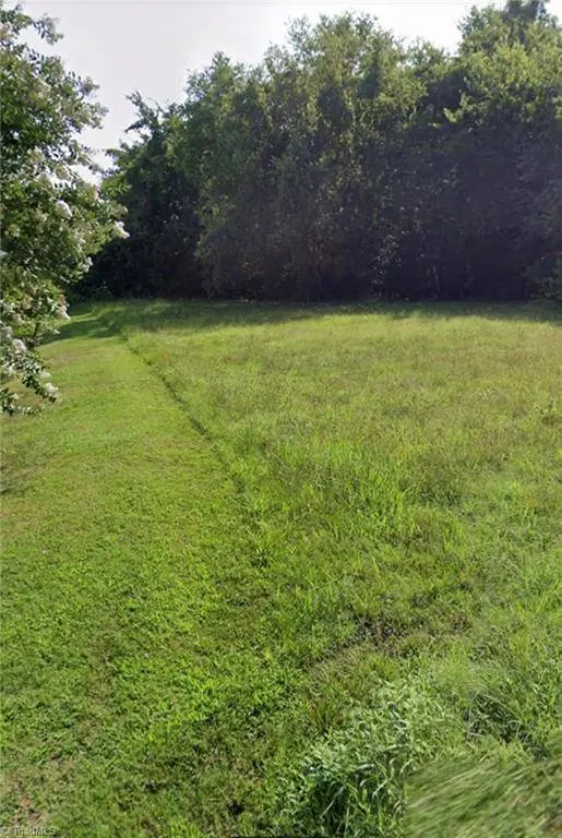 10 E 12th AVE, Lexington, NC 27292