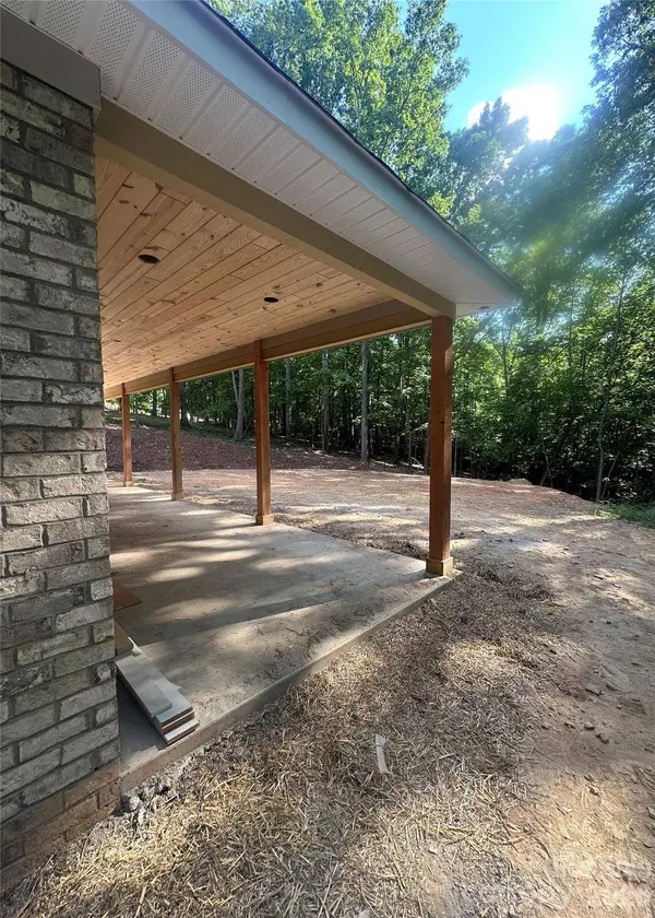 2319 Tanglewood DR, Albemarle, NC 28001