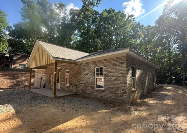 2319 Tanglewood DR, Albemarle, NC 28001