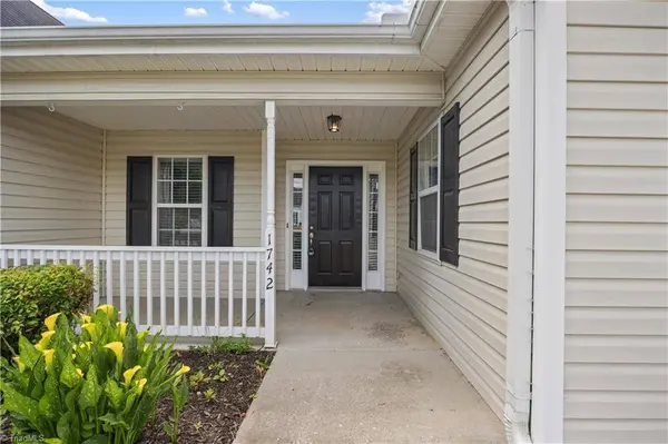 1742 Spring Path TRL, Clemmons, NC 27012