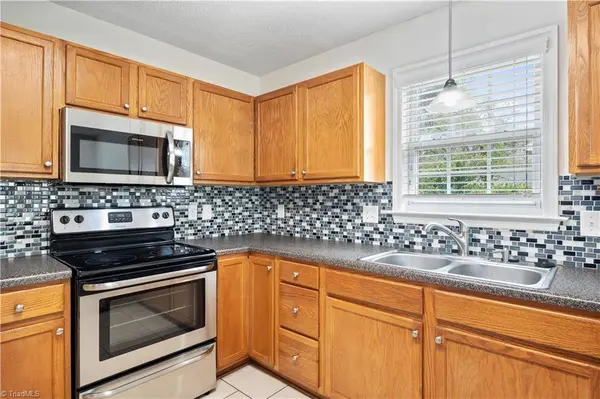 1742 Spring Path TRL, Clemmons, NC 27012