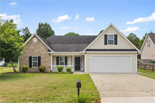 1742 Spring Path TRL, Clemmons, NC 27012