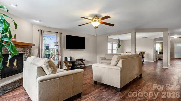 5597 Hammermill DR, Harrisburg, NC 28075