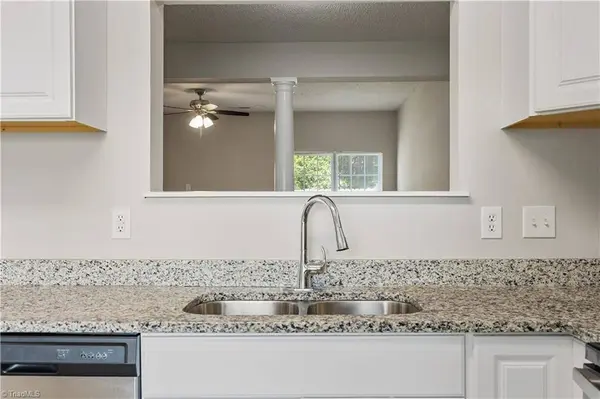 152 Queensberry CT, Greensboro, NC 27405