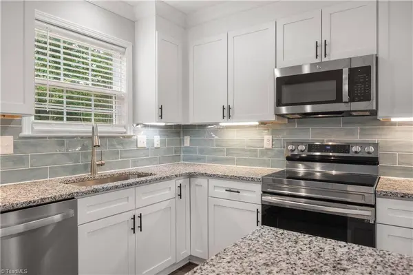 204 Quail DR, Winston-salem, NC 27105