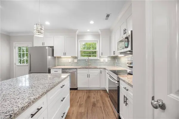 204 Quail DR, Winston-salem, NC 27105