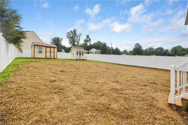 4153 Salem Springs CT, Winston-salem, NC 27107