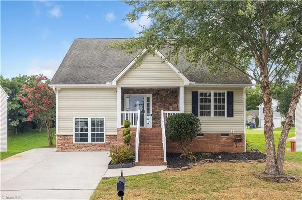 4153 Salem Springs CT, Winston-salem, NC 27107
