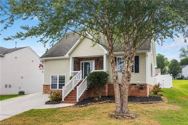 4153 Salem Springs CT, Winston-salem, NC 27107
