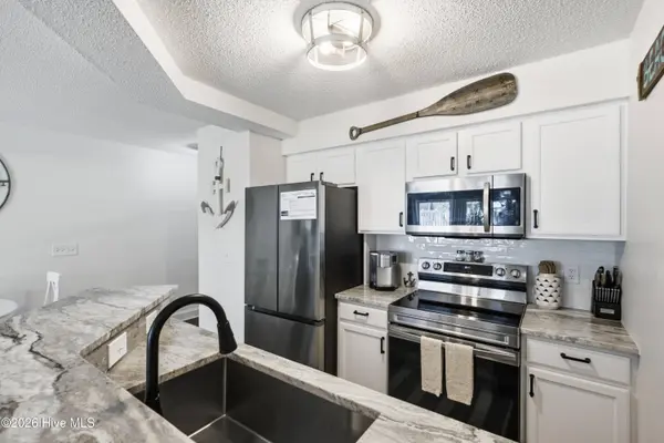 908 Resort CIR #Unit 203, Sunset Beach, NC 28468