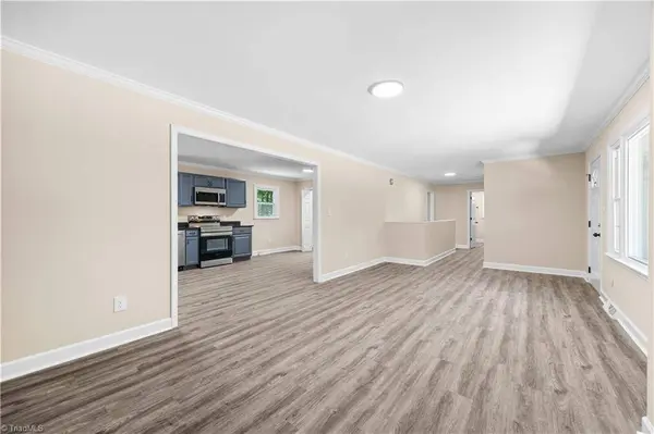 822 Birch LN, Kernersville, NC 27284