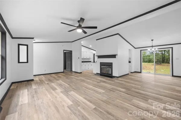 1030 Blue Dan LN, Yadkinville, NC 27055