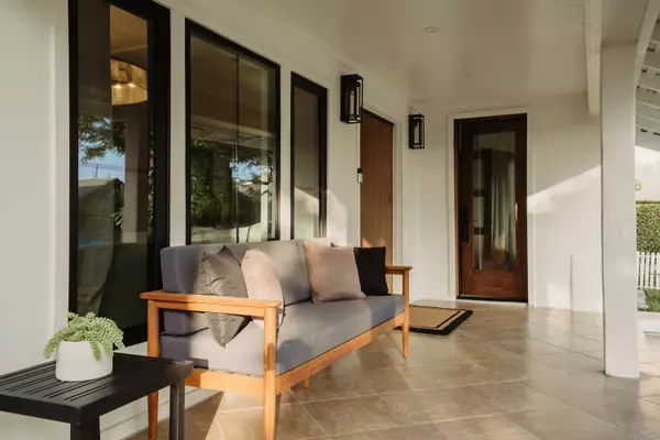 Los Angeles, CA 90027-4211,4633 Russell Ave