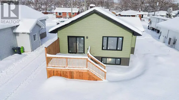255 East Balfour ST, Sault Ste. Marie, ON P6C1W9