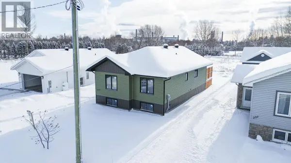 255 East Balfour ST, Sault Ste. Marie, ON P6C1W9