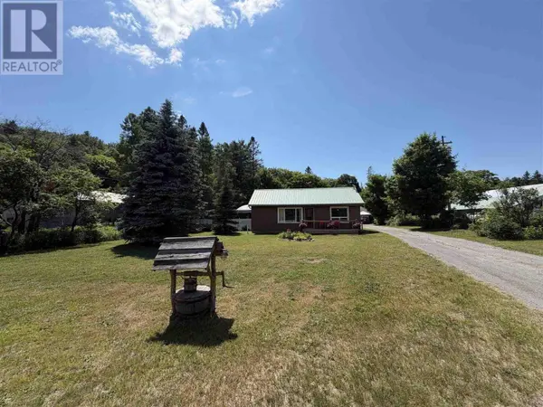 717 Highway 17 N, Aweres Township, ON P6A5K7