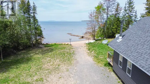 838 Four Seasons DR, Goulais River, ON P0S1E0