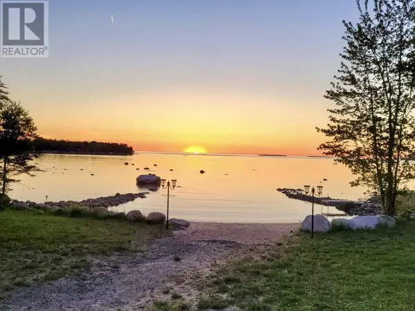 838 Four Seasons DR, Goulais River, ON P0S1E0