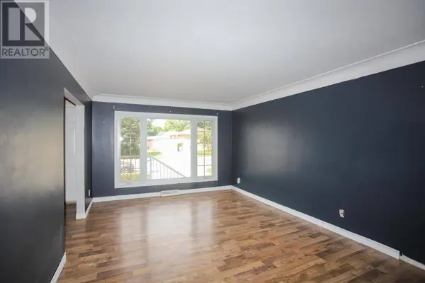 382 Farwell TER, Sault Ste. Marie, ON P6C4B7