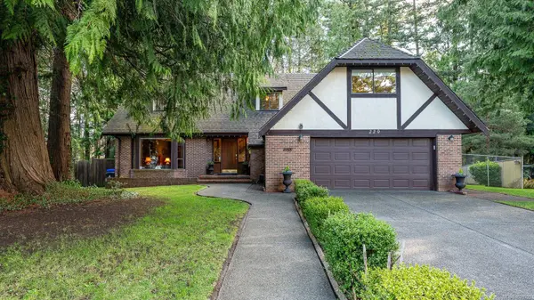 220 Marida Pl, Comox, BC V9M 2P7