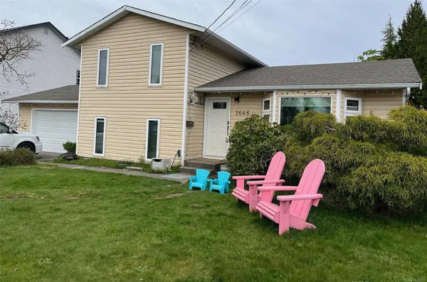 1646 Maquinna Ave, Comox, BC V9M 3L7