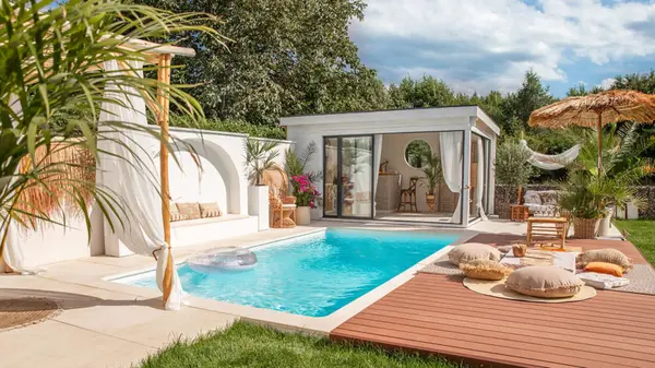 feature image of Vacation House