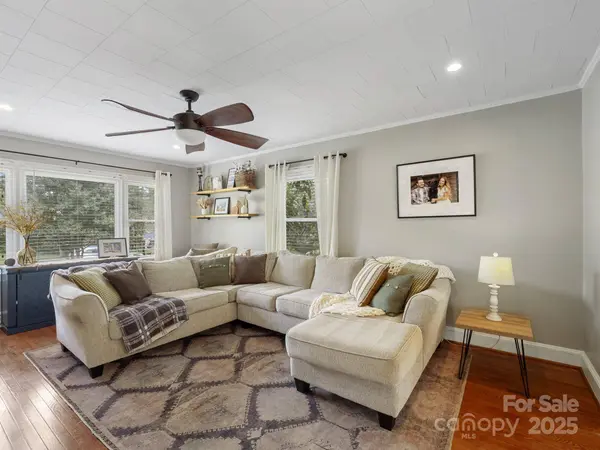 413 W Ridge AVE, Landis, NC 28088