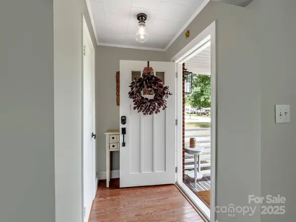 413 W Ridge AVE, Landis, NC 28088