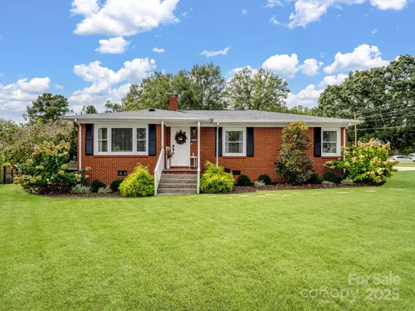 413 W Ridge AVE, Landis, NC 28088