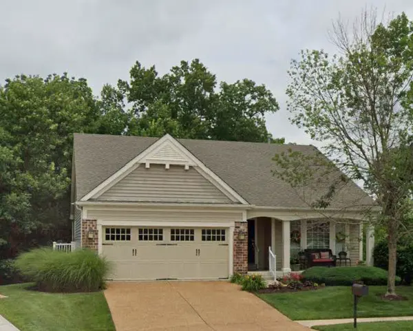 410 Via Roma Ct, St Peters, MO 63304-5658