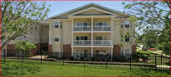115 Saint James Ct, St Peters, MO 63376