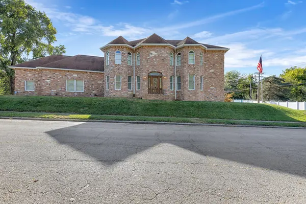 6170 Colorado Ave, St Louis, MO 63111-2336