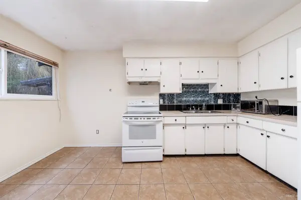 9687 131 ST, Surrey, BC V3T 3P4