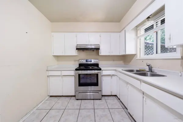 9689 131 ST, Surrey, BC V3T 3P4