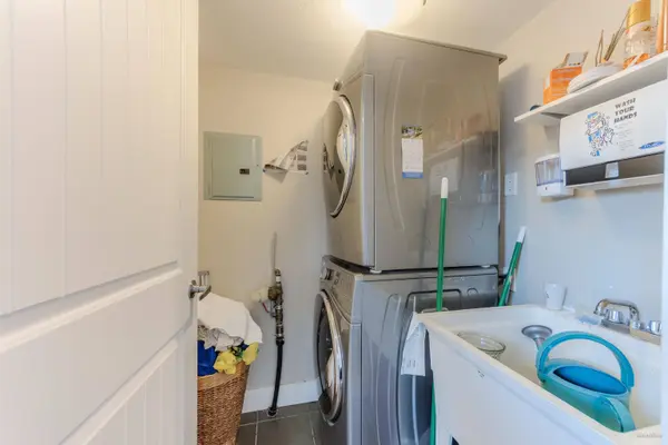 8358 121a ST #1, Surrey, BC V3W 1T6