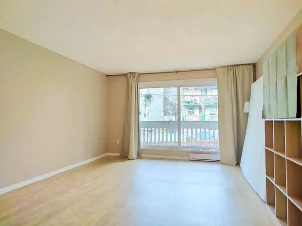 1545 E 2nd AVE #210, Vancouver, BC V5N 1C8