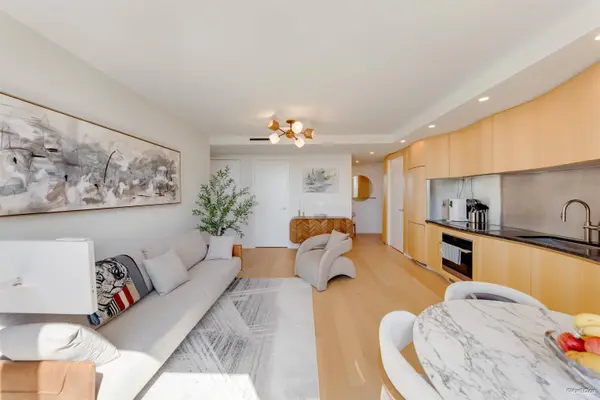1568 Alberni ST #1605, Vancouver, BC V6G 0E3
