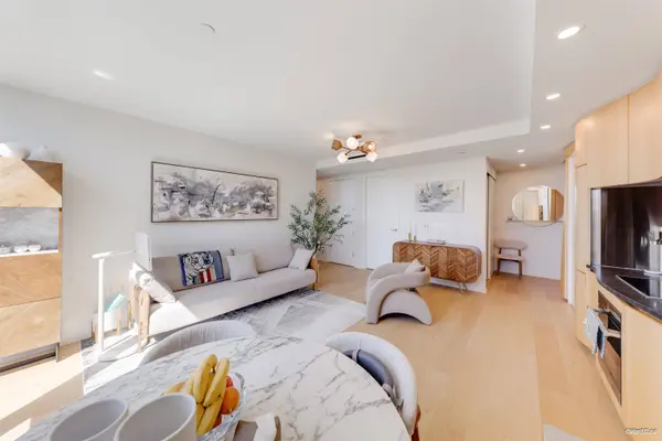 1568 Alberni ST #1605, Vancouver, BC V6G 0E3