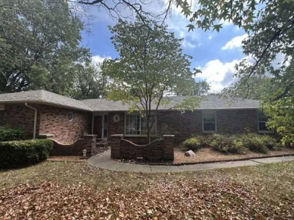 Tipton, MO 65081-8515,111 Orleans Pl