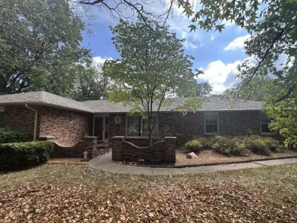 111 Orleans Pl, Tipton, MO 65081-8515