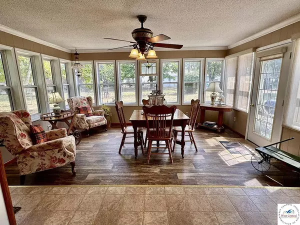 Tipton, MO 65081-8515,111 Orleans Pl