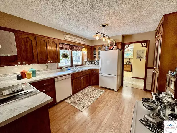 Tipton, MO 65081-8515,111 Orleans Pl