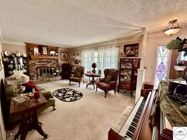 Tipton, MO 65081-8515,111 Orleans Pl