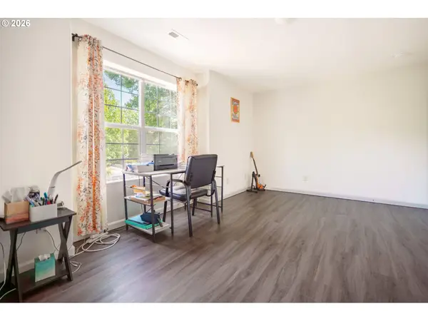804 NW BROOKHILL ST, Hillsboro, OR 97124