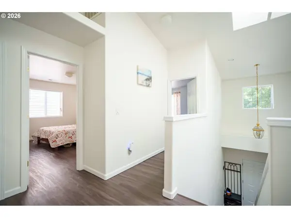 804 NW BROOKHILL ST, Hillsboro, OR 97124